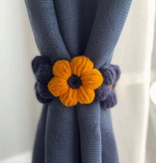 Free Charming Flower Curtain Tie Back Crochet Pattern
